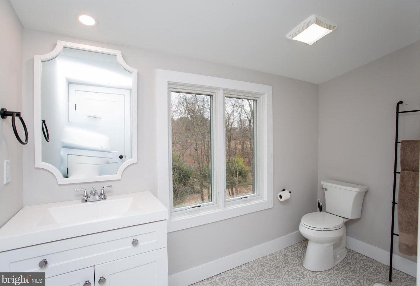 976 Washington Crossing Rd, Upper Makefield PA  18940-2712 exterior