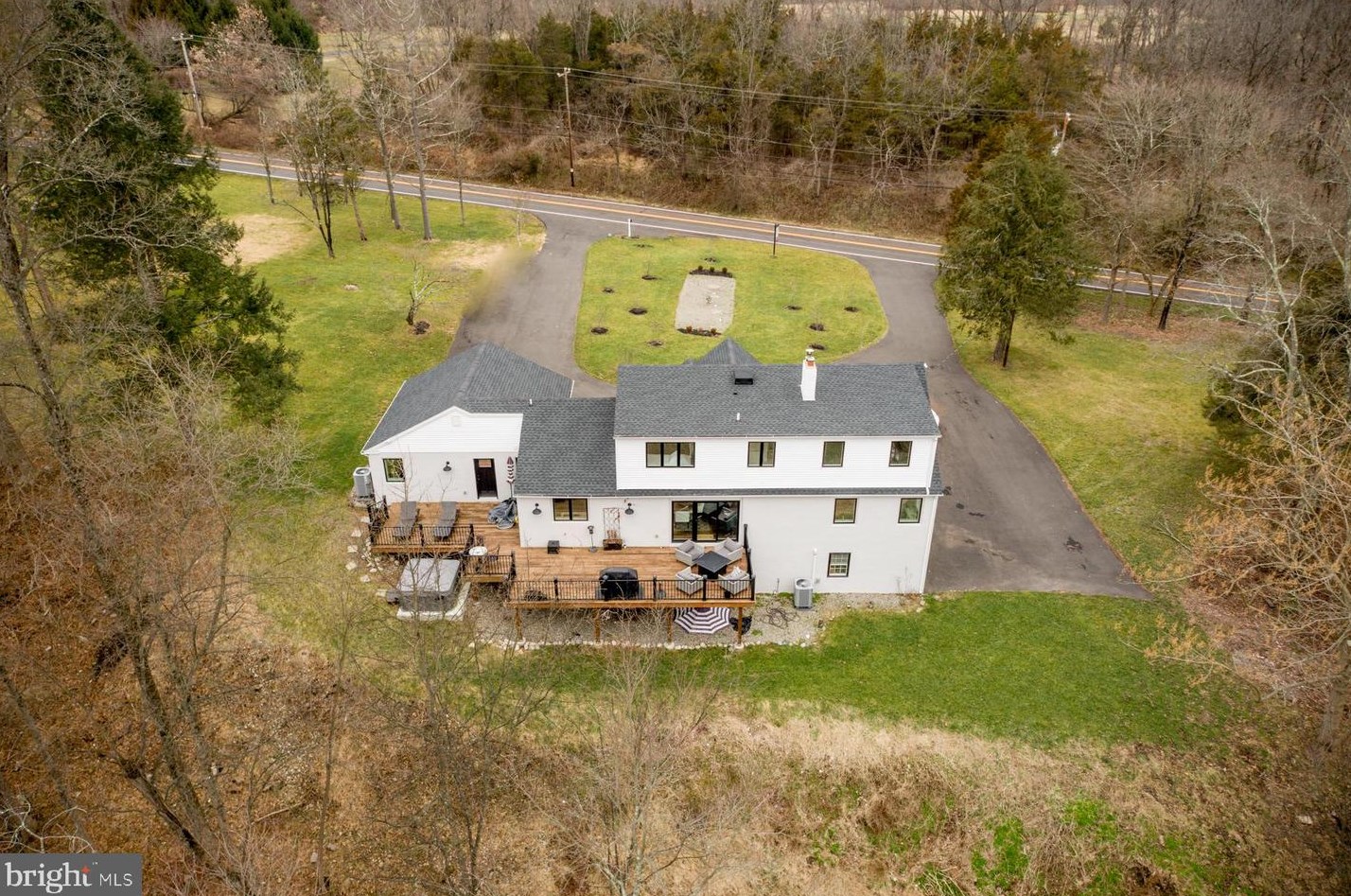 976 Washington Crossing Rd, Upper Makefield PA  18940-2712 exterior