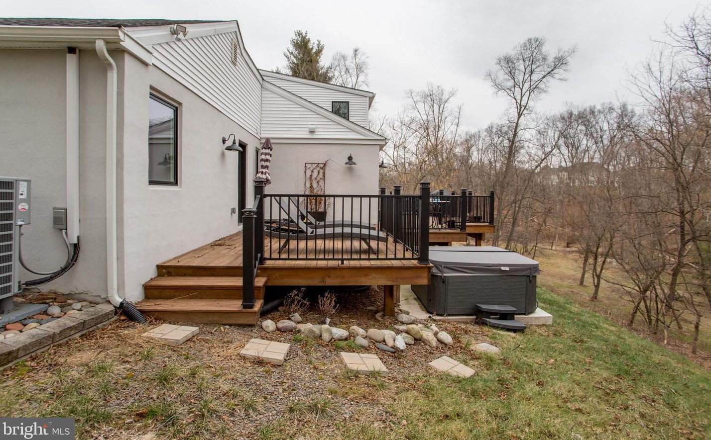 976 Washington Crossing Rd, Upper Makefield PA  18940-2712 exterior