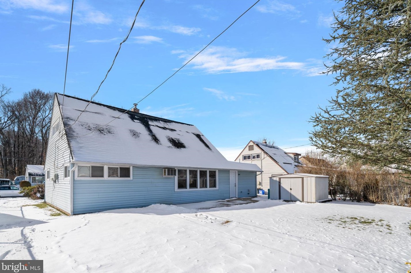 25 Ruby Ln, Levittown PA  19055-1430 exterior