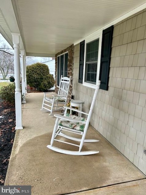 56 Valley Rd, Levittown PA  19057-4202 exterior