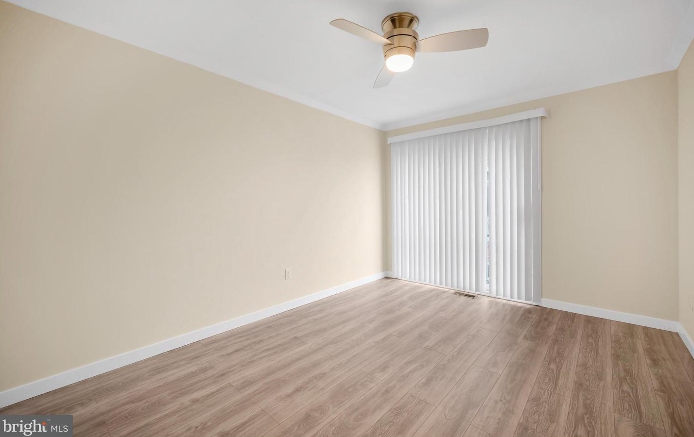 208 Saratoga Ct, Warminster PA  18974-2091 exterior