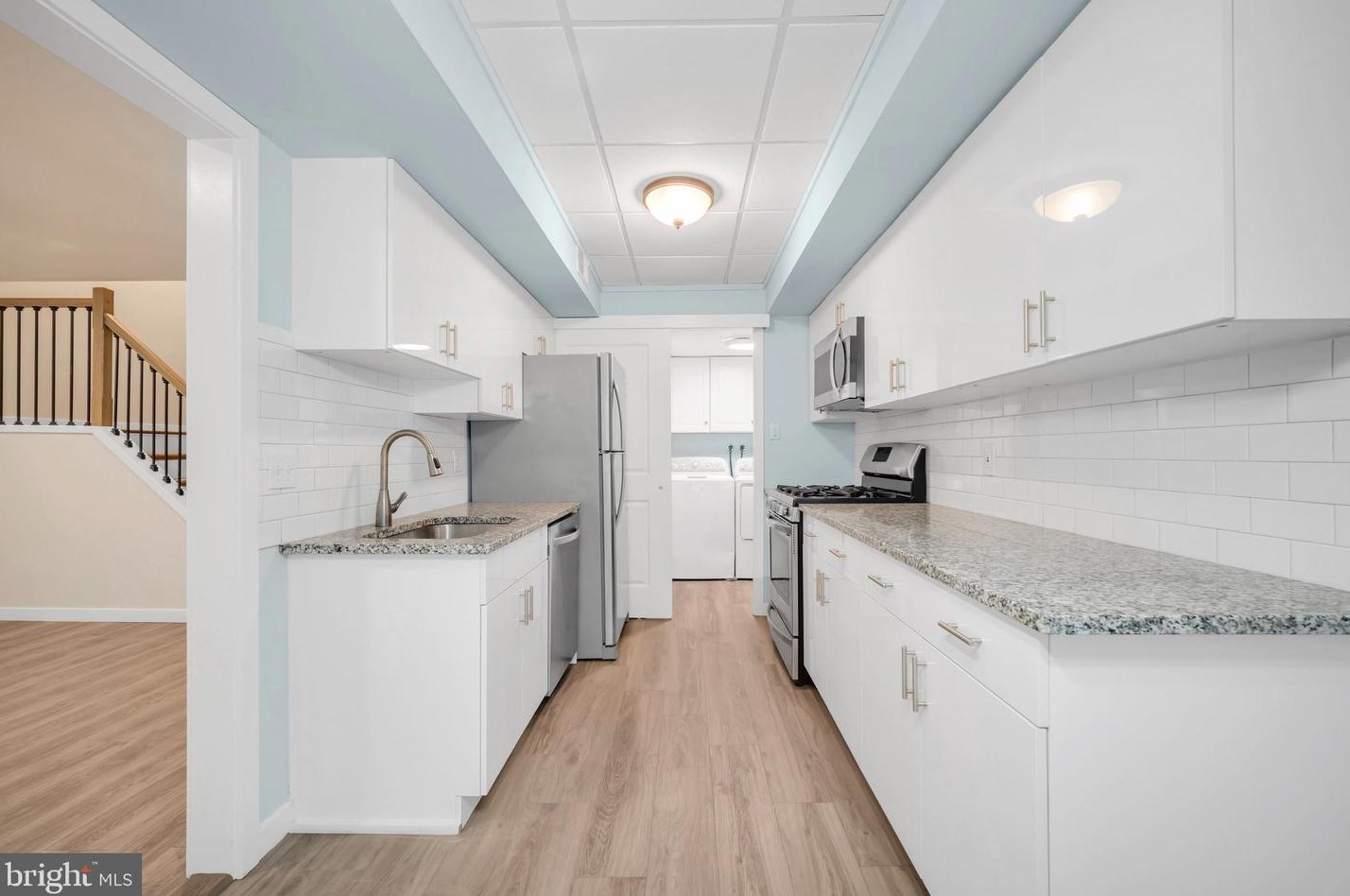 208 Saratoga Ct, Warminster PA  18974-2091 exterior