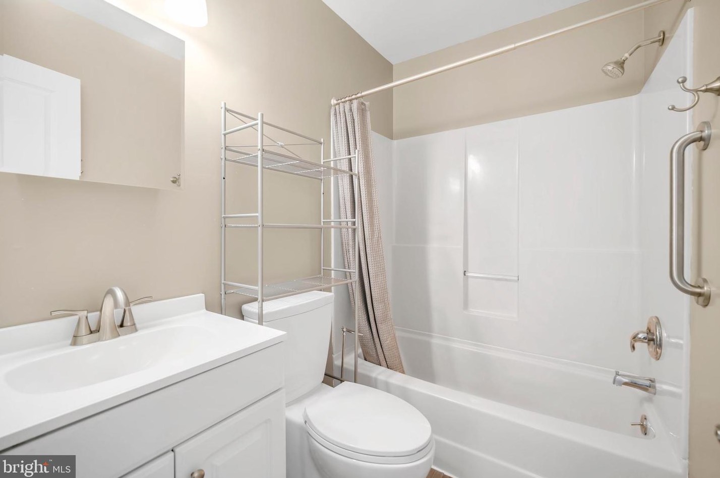 208 Saratoga Ct, Warminster PA  18974-2091 exterior