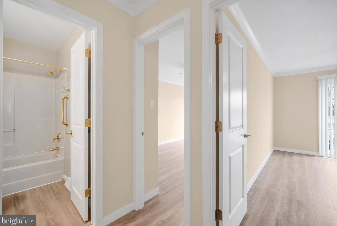 208 Saratoga Ct, Warminster PA  18974-2091 exterior