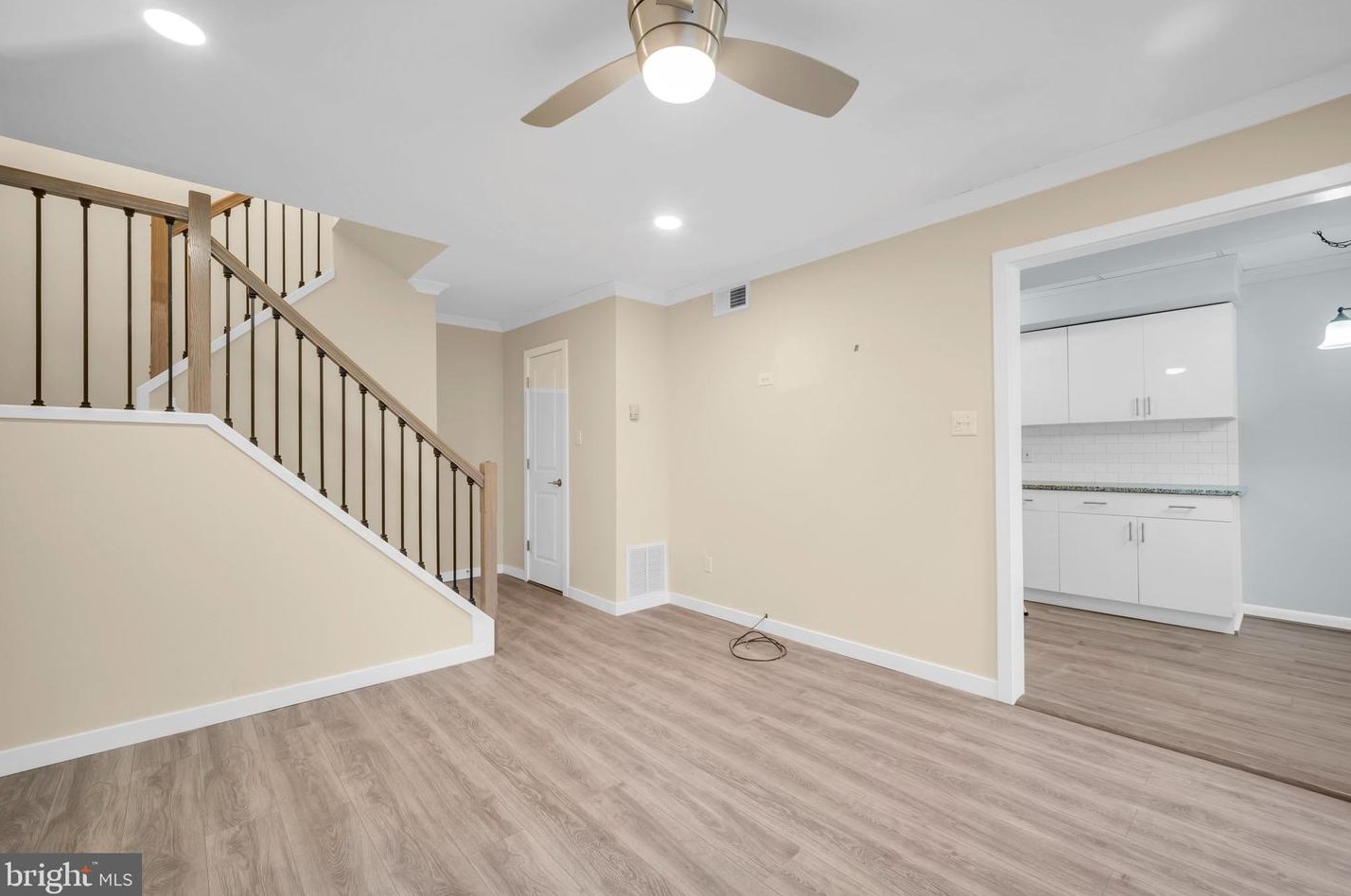 208 Saratoga Ct, Warminster PA  18974-2091 exterior