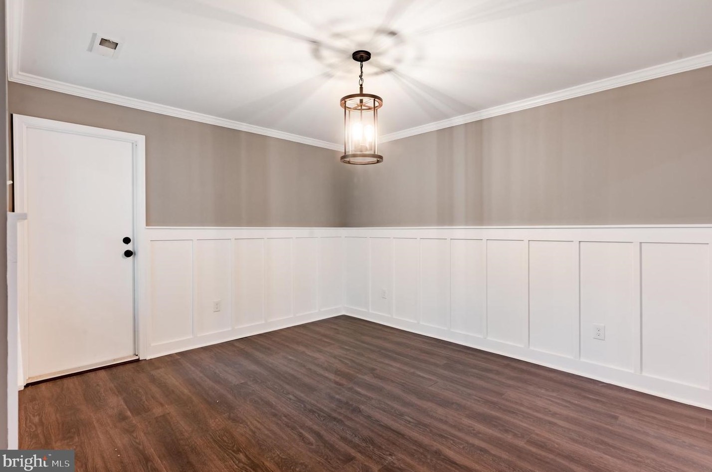 72 Magnolia Dr, Upper Makefield PA  18940-9236 exterior