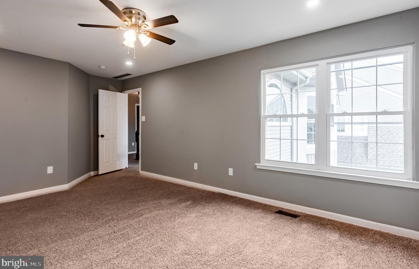 72 Magnolia Dr, Upper Makefield PA  18940-9236 exterior