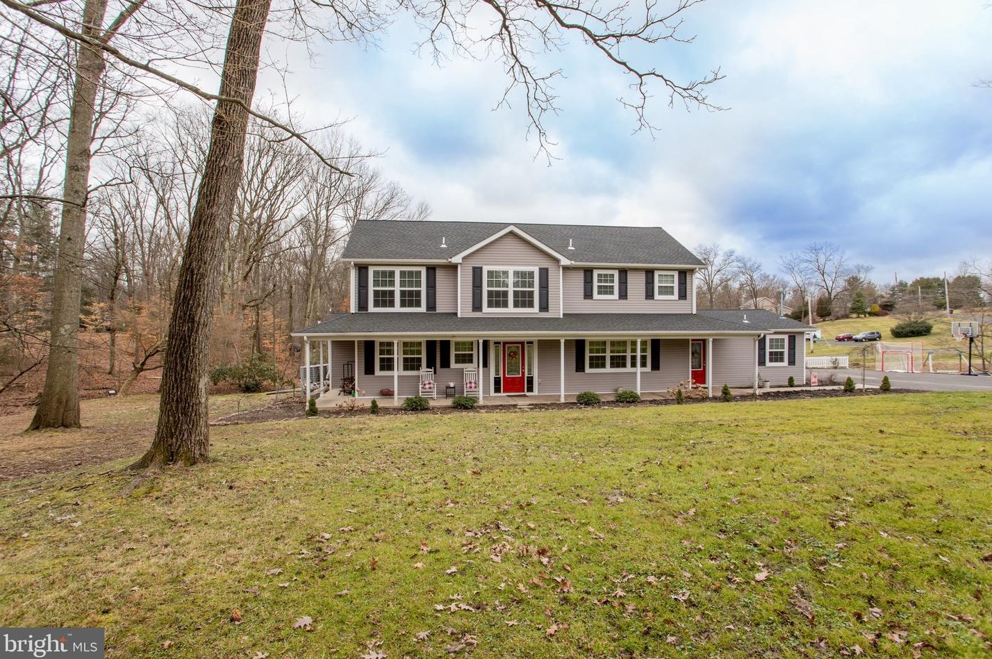 1350 Clearview Dr, Jamison PA  18929-1151 exterior