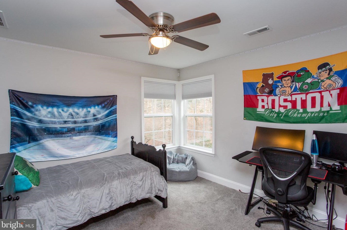 1350 Clearview Dr, Jamison PA  18929-1151 exterior