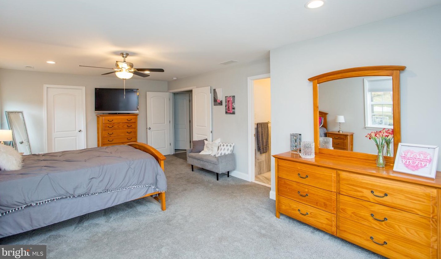 1350 Clearview Dr, Jamison PA  18929-1151 exterior