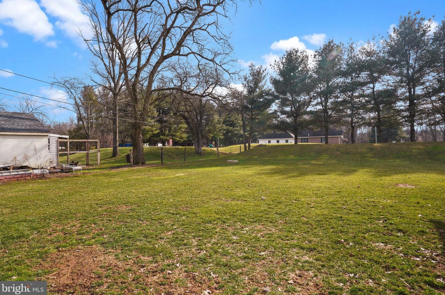 47 Williams Ave, Upper Makefield PA 18940-3613 exterior