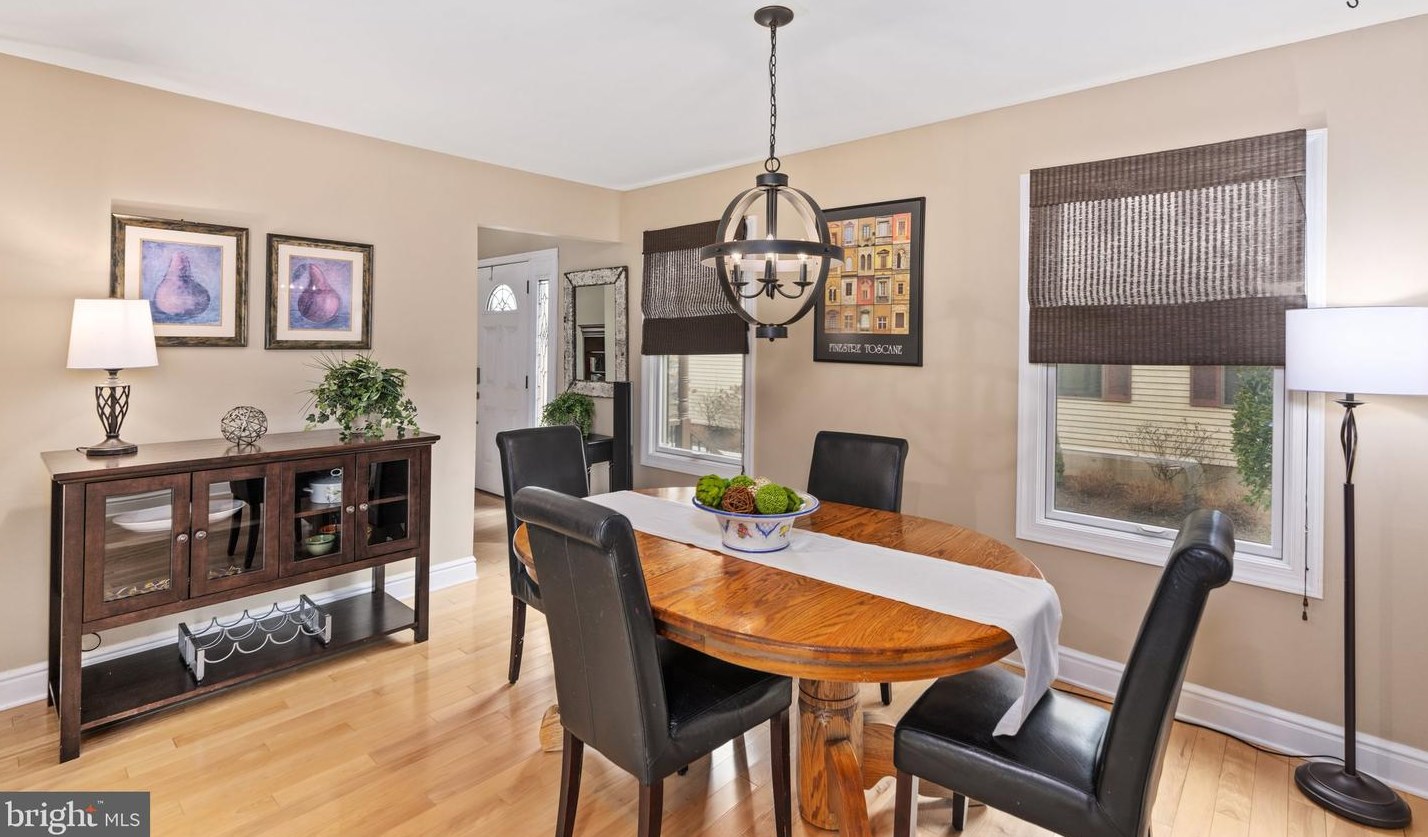 311 Parkview Way, Upper Makefield PA  18940-1138 exterior