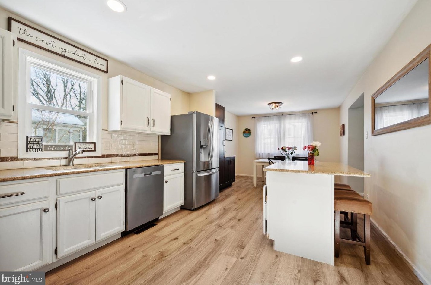 213 Autumn Leaf Dr, Gardenville PA  18901-6402 exterior