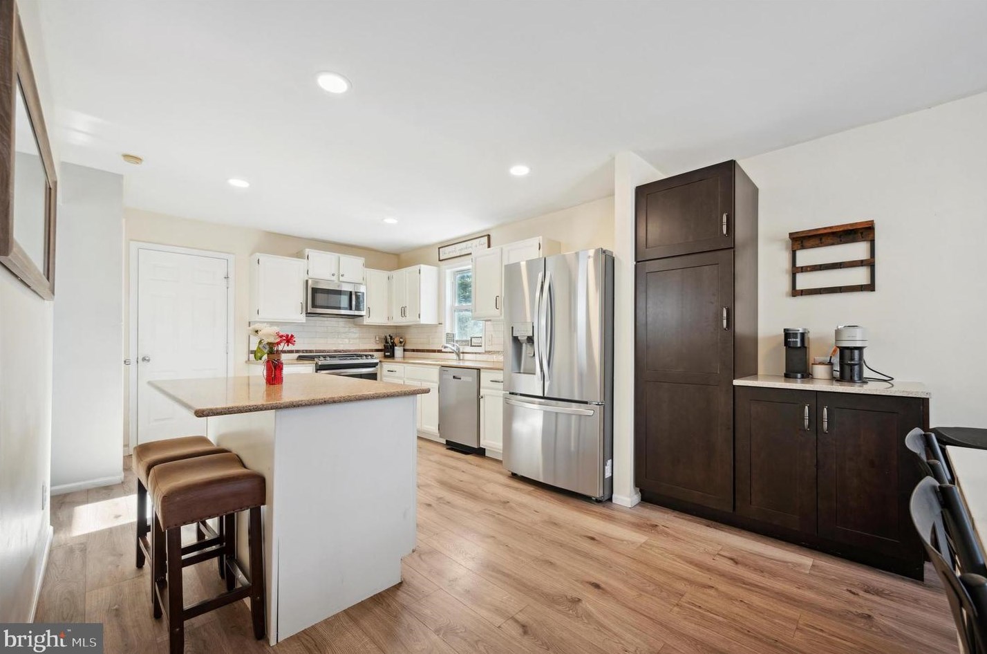 213 Autumn Leaf Dr, Gardenville PA  18901-6402 exterior