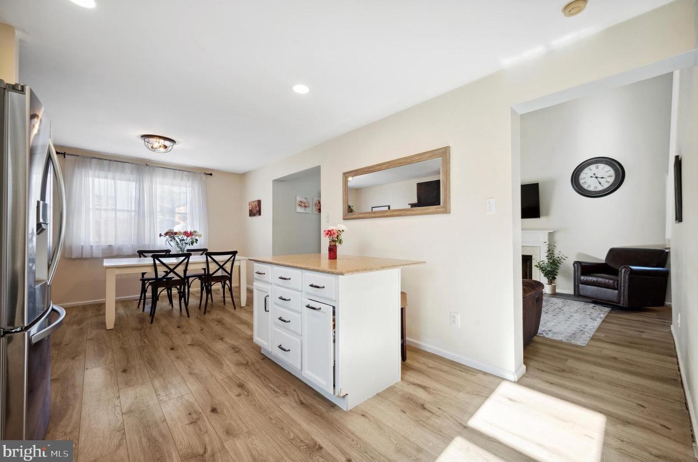 213 Autumn Leaf Dr, Gardenville PA  18901-6402 exterior