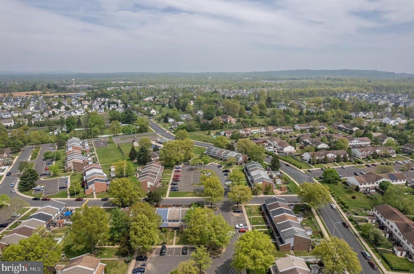 229 Daffodil Ct, Quakertown PA 18951-2735 exterior