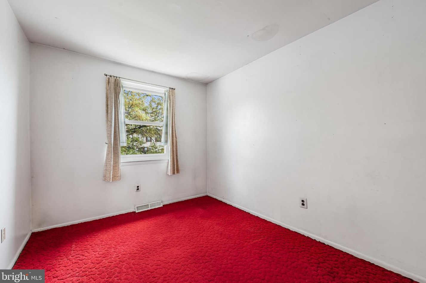 229 Daffodil Ct, Quakertown PA 18951-2735 exterior