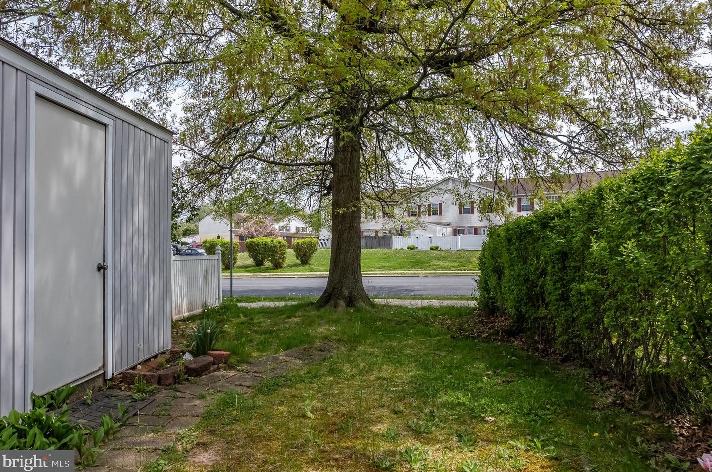 229 Daffodil Ct, Quakertown PA 18951-2735 exterior