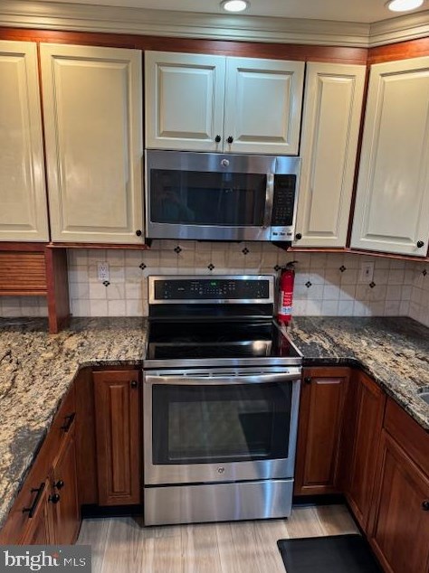 14 Colchester Pl, Upper Makefield PA  18940-1704 exterior