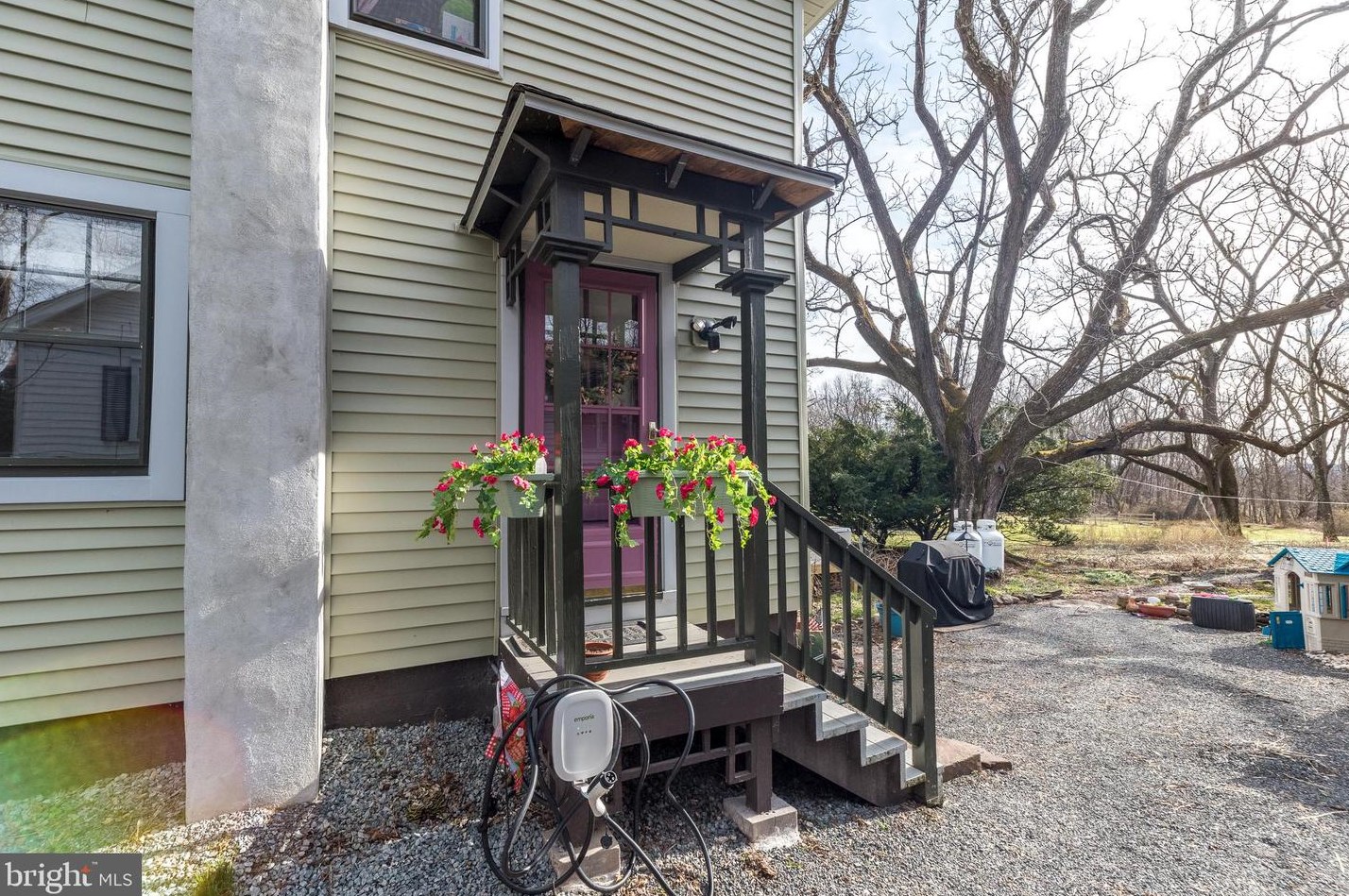 6566 Upper York Rd, New Hope PA  18938-9500 exterior