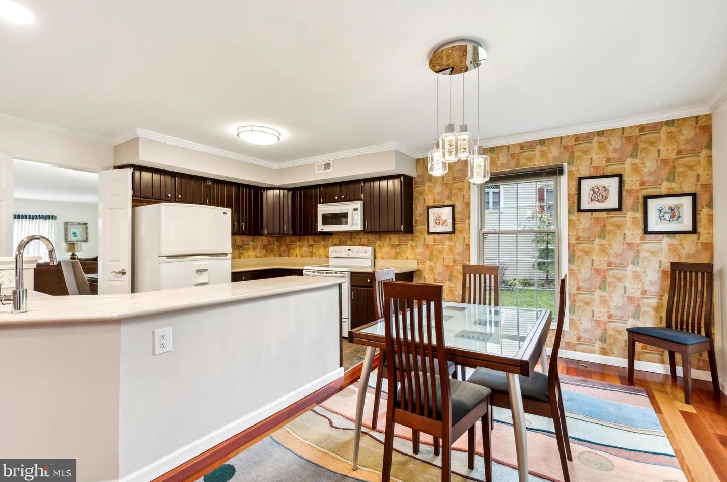 609 Chatham Ct, Chalfont PA  18914-2067 exterior