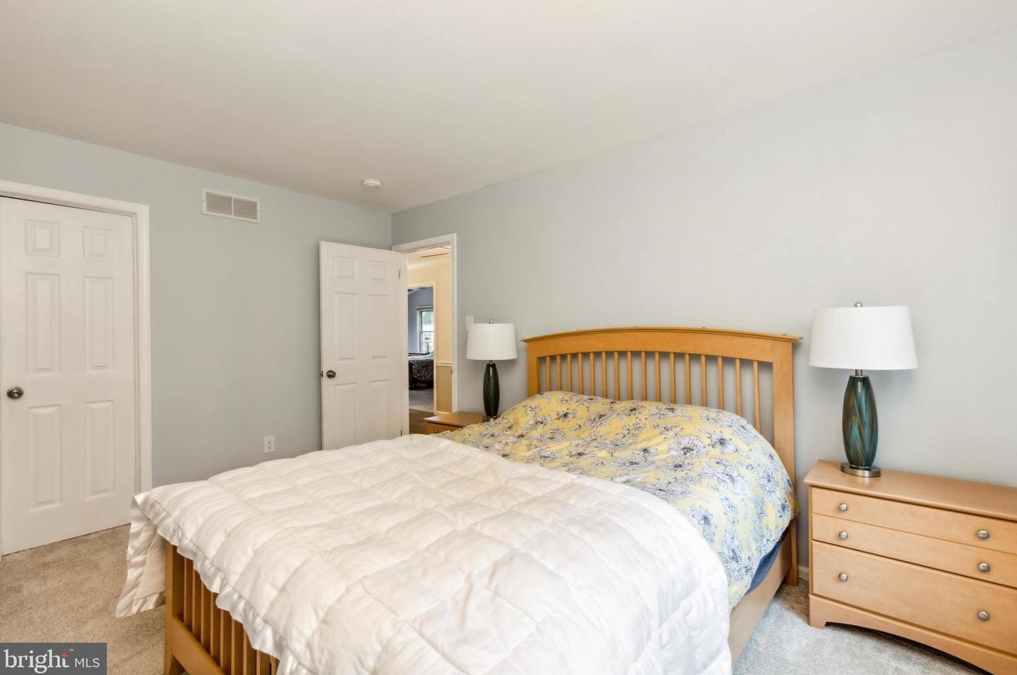 609 Chatham Ct, Chalfont PA  18914-2067 exterior