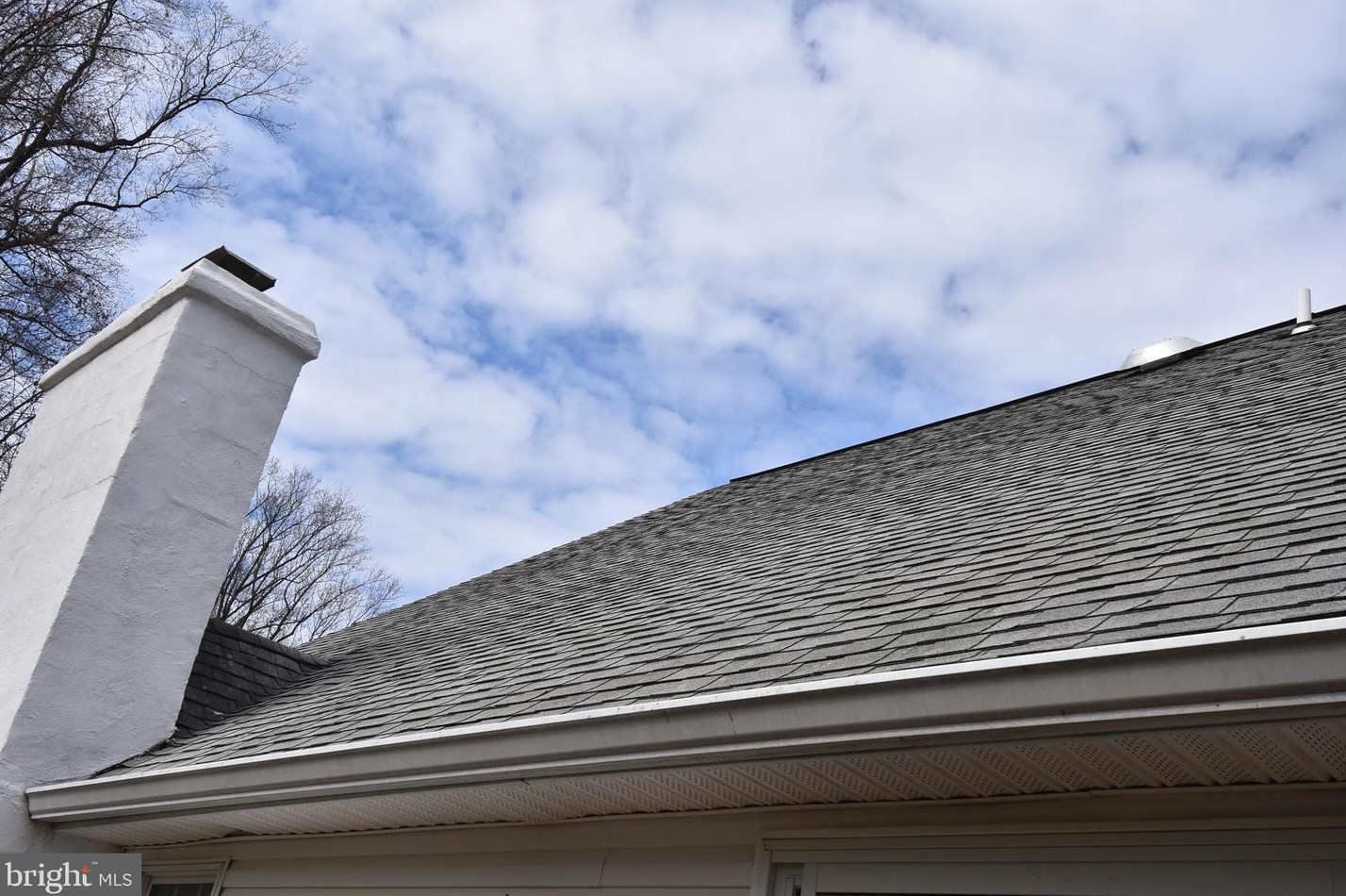 40 Heritage Ln, Gardenville PA  exterior