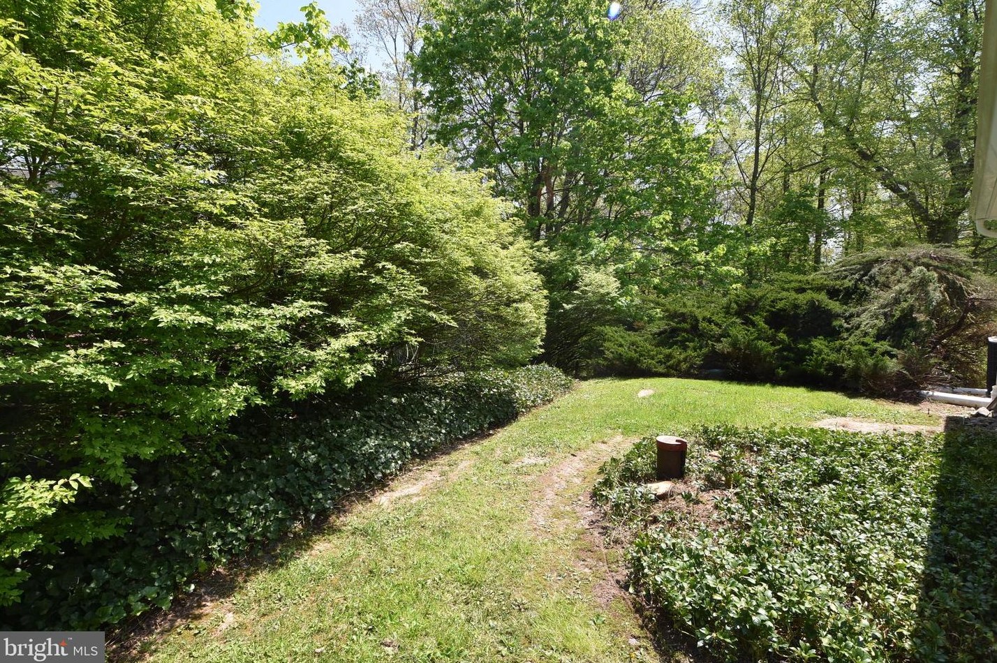 40 Heritage Ln, Gardenville PA  exterior