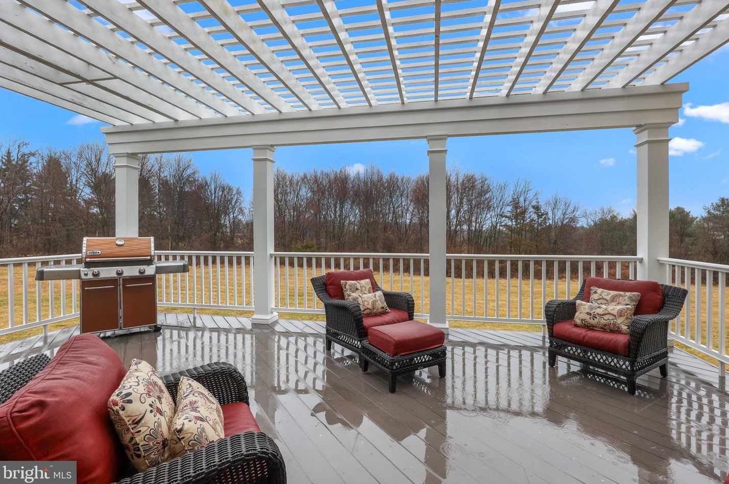 38 Eagleton Farm Rd, Upper Makefield PA  18940-4214 exterior