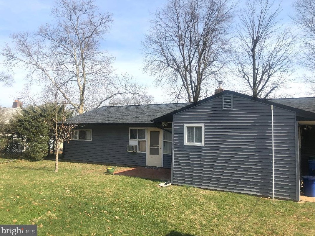 29 Fortune Ln, Levittown PA  19055-2112 exterior