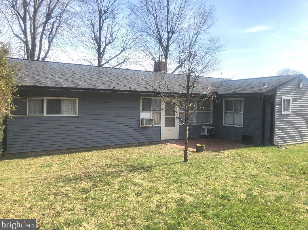 29 Fortune Ln, Levittown PA  19055-2112 exterior