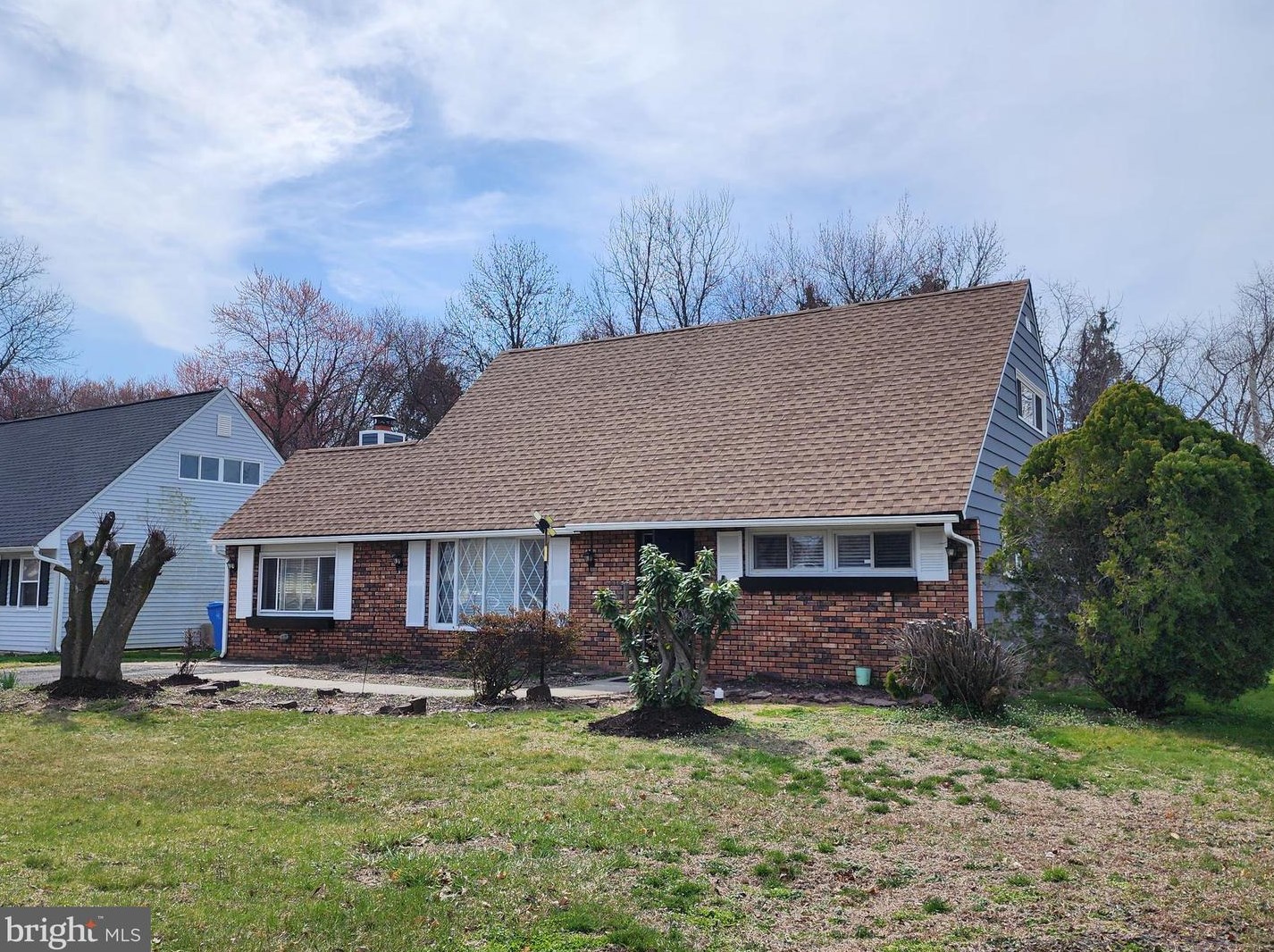 99 Kingwood Ln, Levittown PA  19055-2422 exterior