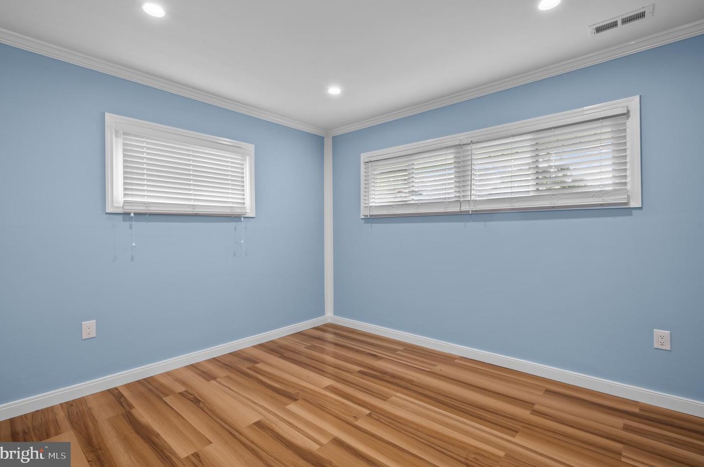 99 Kingwood Ln, Levittown PA  19055-2422 exterior