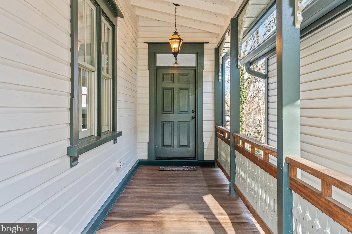 104 New St, New Hope PA  18938-1208 exterior