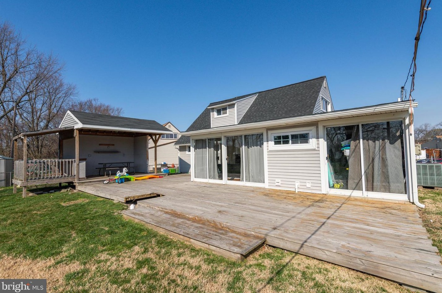 33 Eventide Ln, Levittown PA  19054-2719 exterior