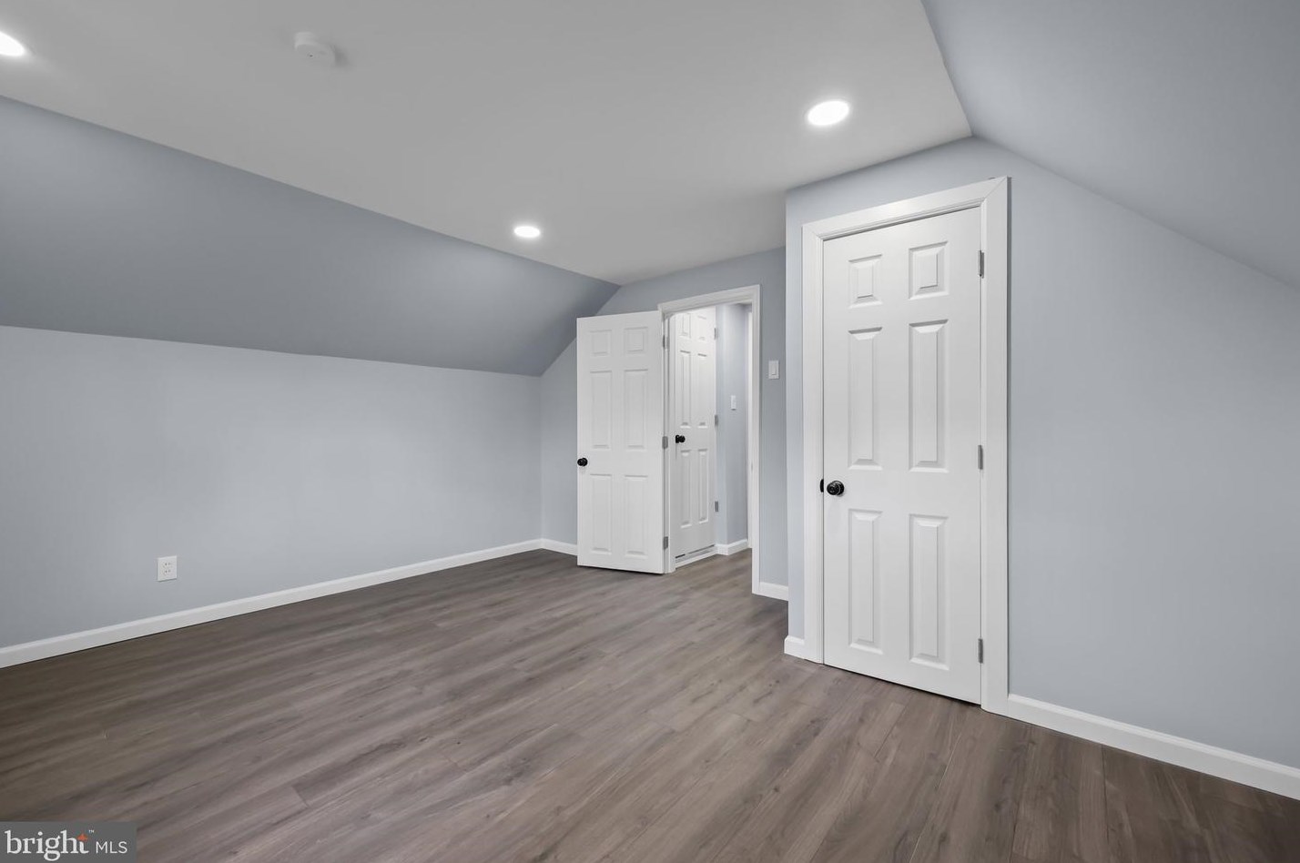 109 Appletree Dr, Levittown PA  19055-1234 exterior