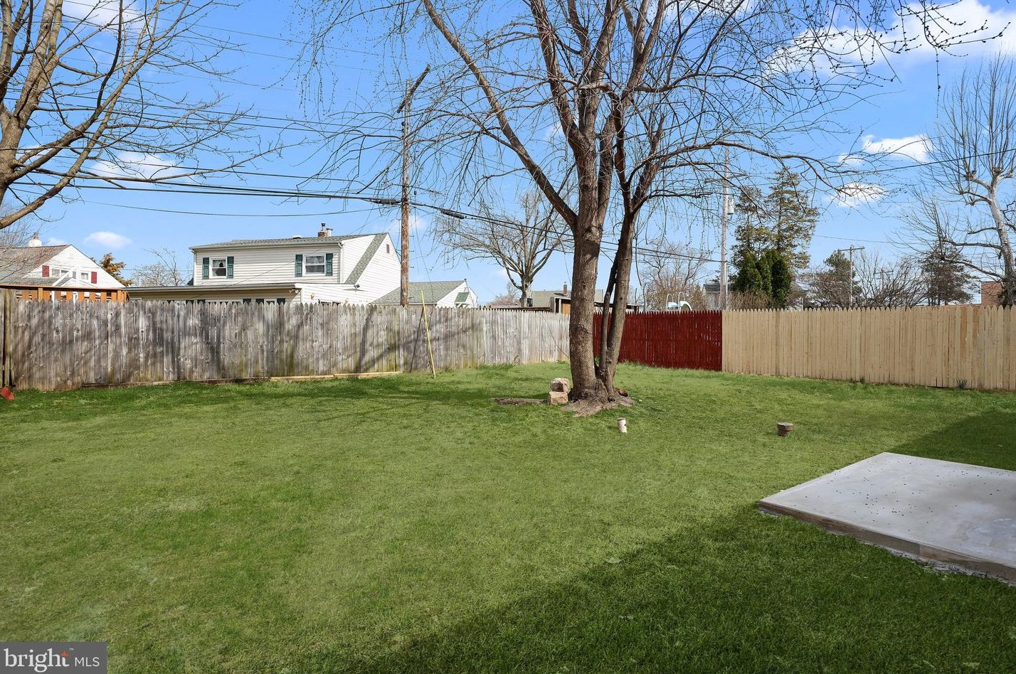 109 Appletree Dr, Levittown PA  19055-1234 exterior