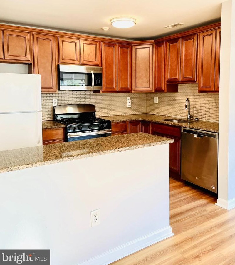 605 Diamond Dr, Upper Makefield PA  18940-2420 exterior