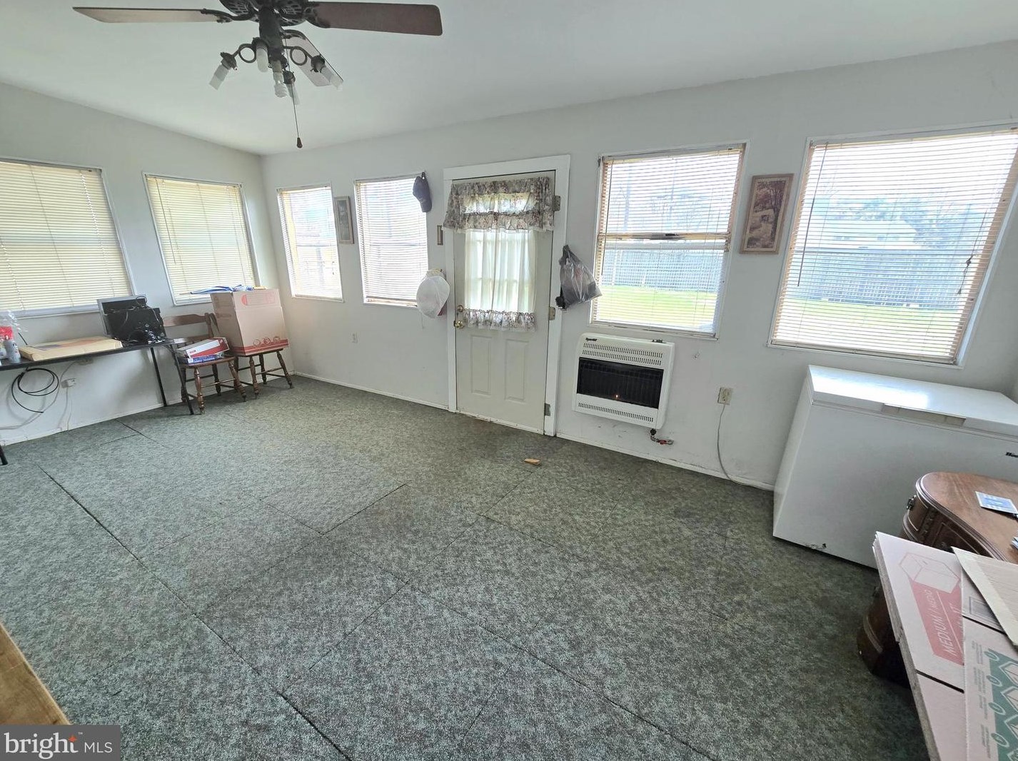 2 Ironwood Rd, Levittown PA  19057-2726 exterior