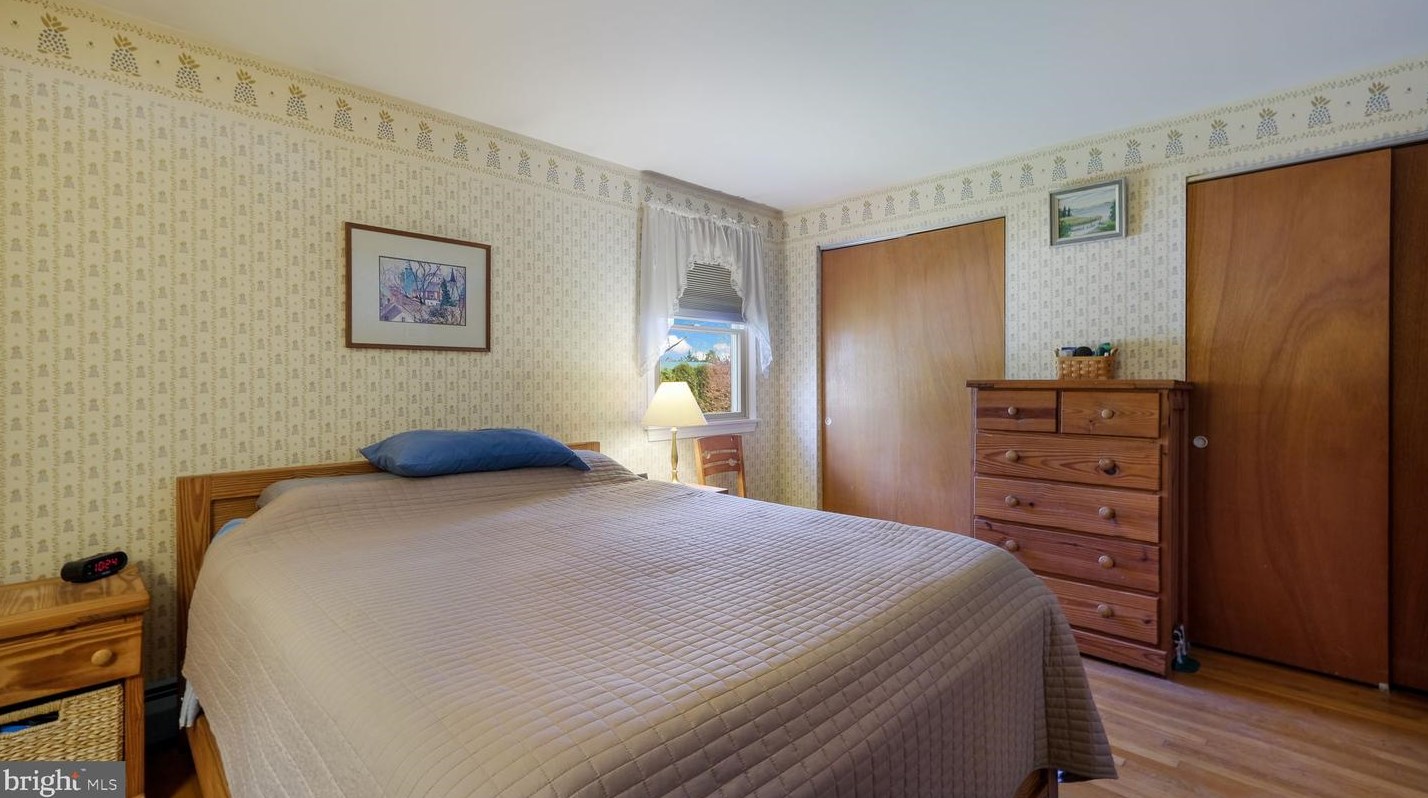 439 Sterling St, Upper Makefield PA  18940-2142 exterior