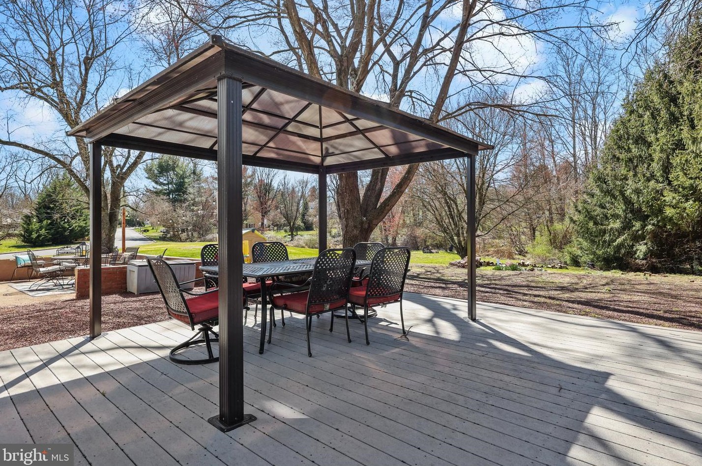 2 Elizabeth Ln, Southampton PA  18954-1011 exterior