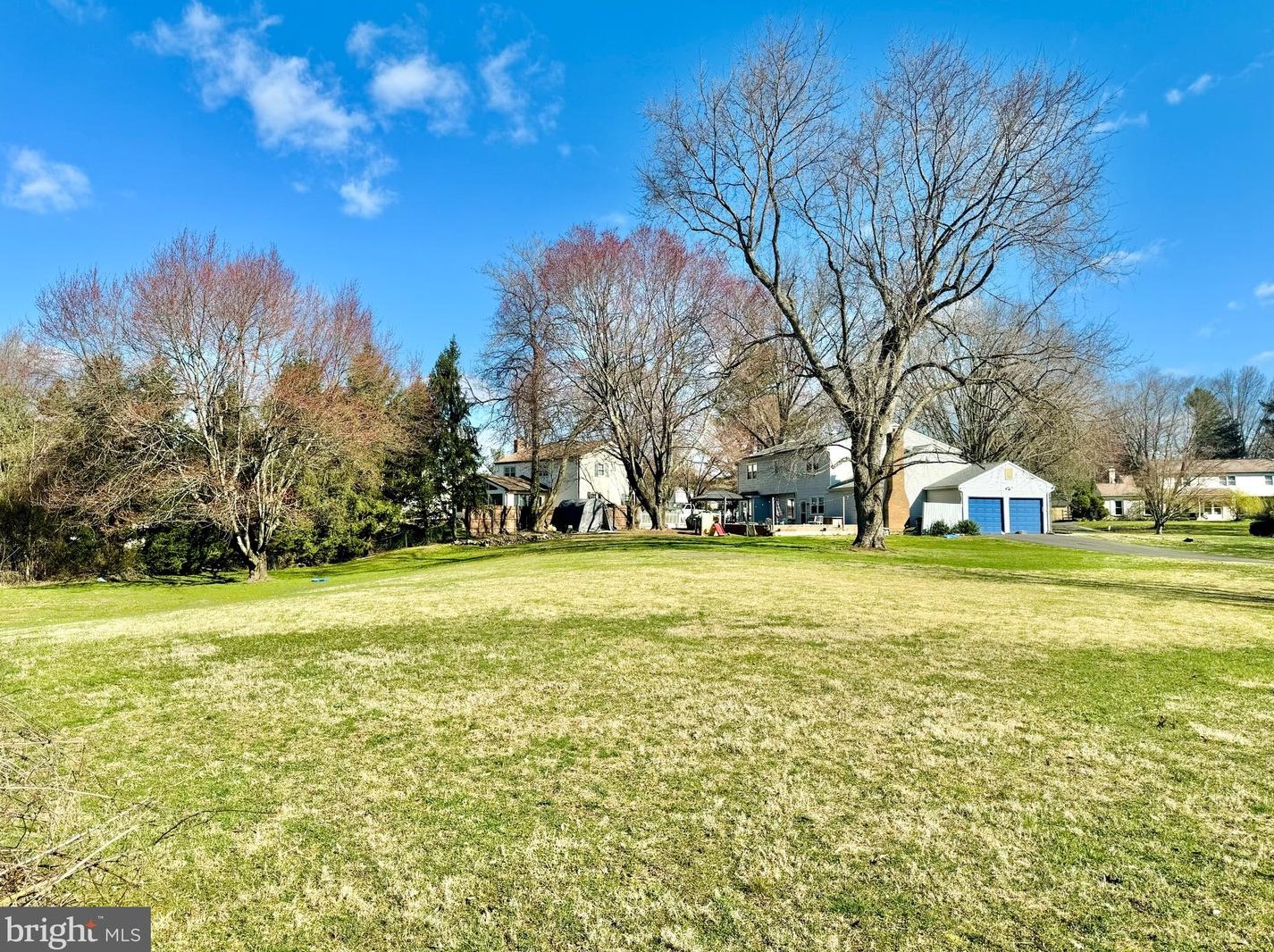 2 Elizabeth Ln, Southampton PA  18954-1011 exterior