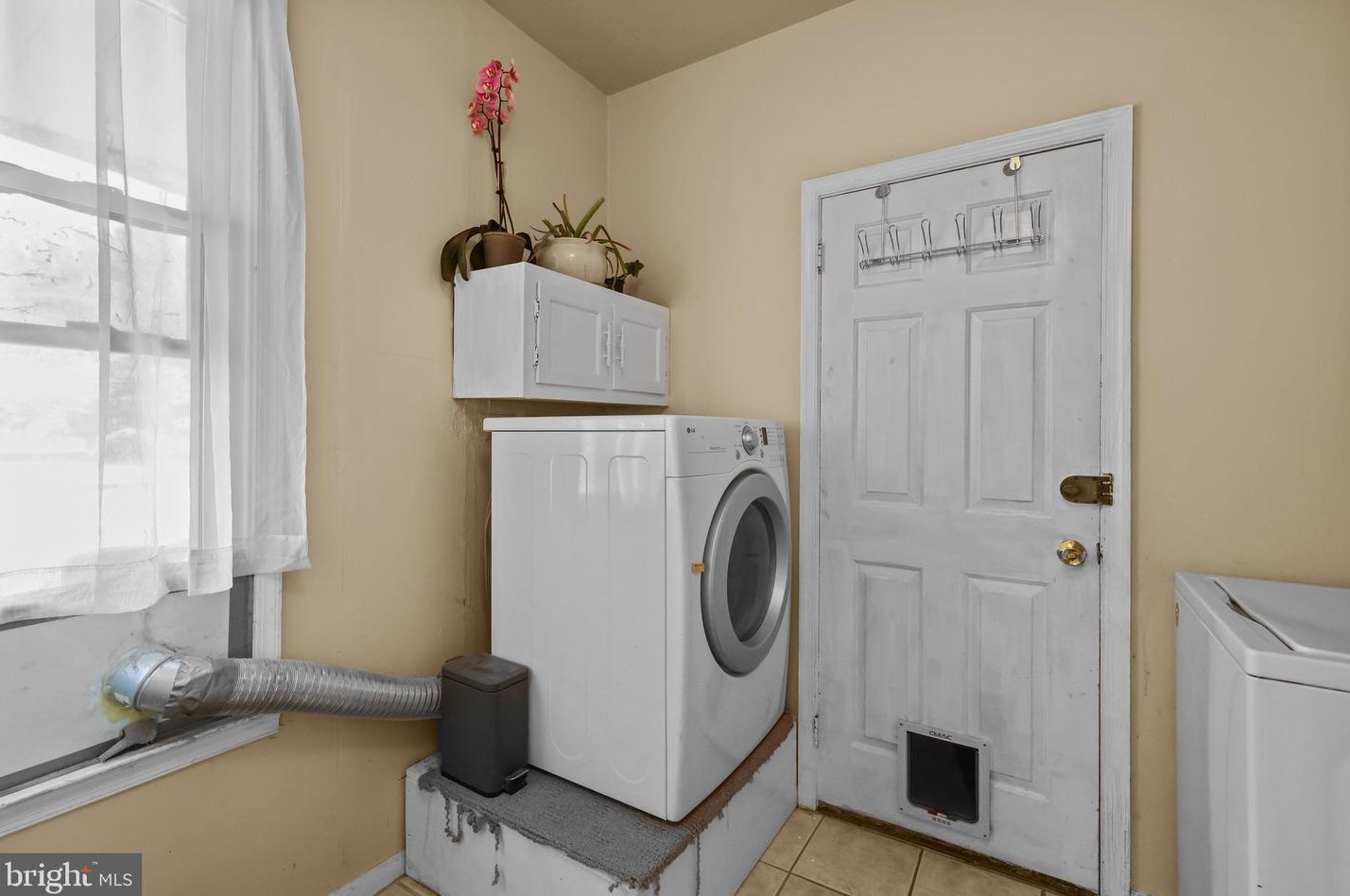 2 Elizabeth Ln, Southampton PA  18954-1011 exterior