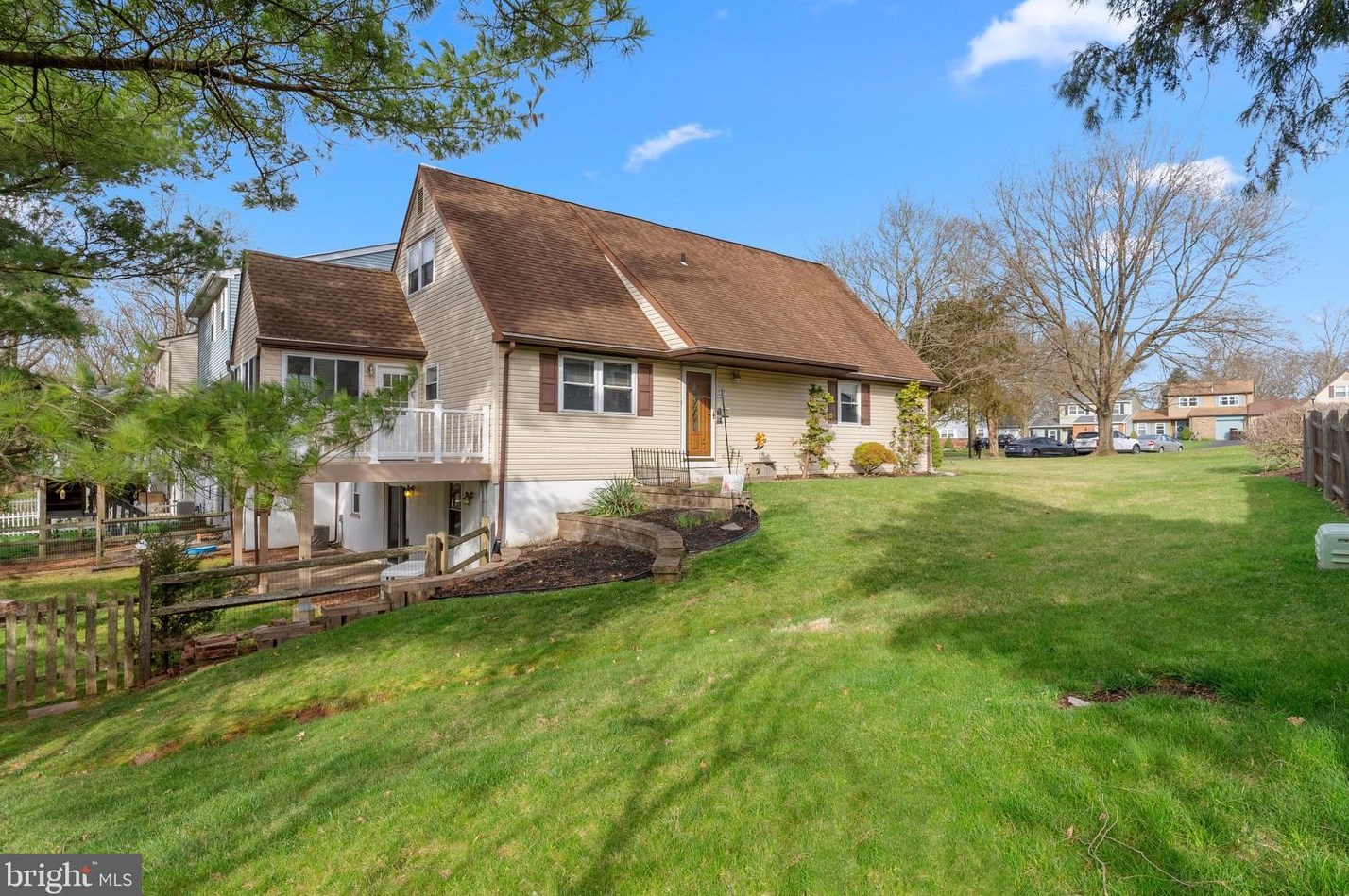 60 King Charles Ln, Upper Makefield PA  18940-2312 exterior