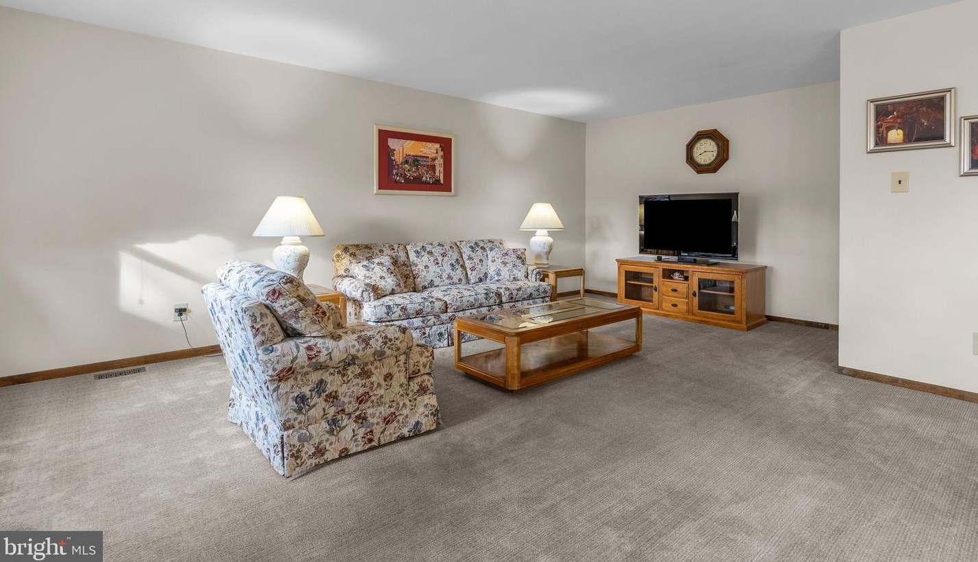 60 King Charles Ln, Upper Makefield PA  18940-2312 exterior