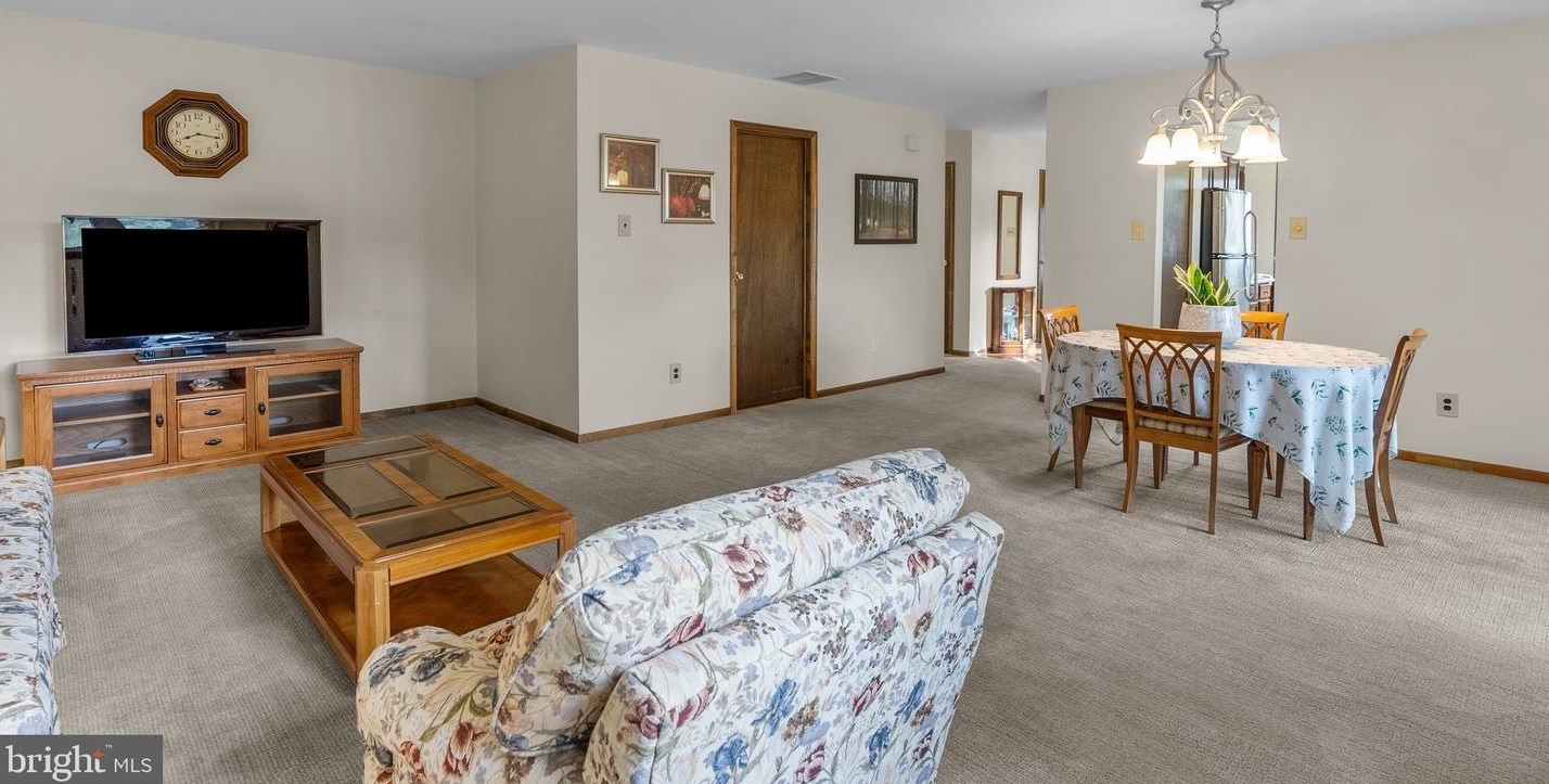 60 King Charles Ln, Upper Makefield PA  18940-2312 exterior