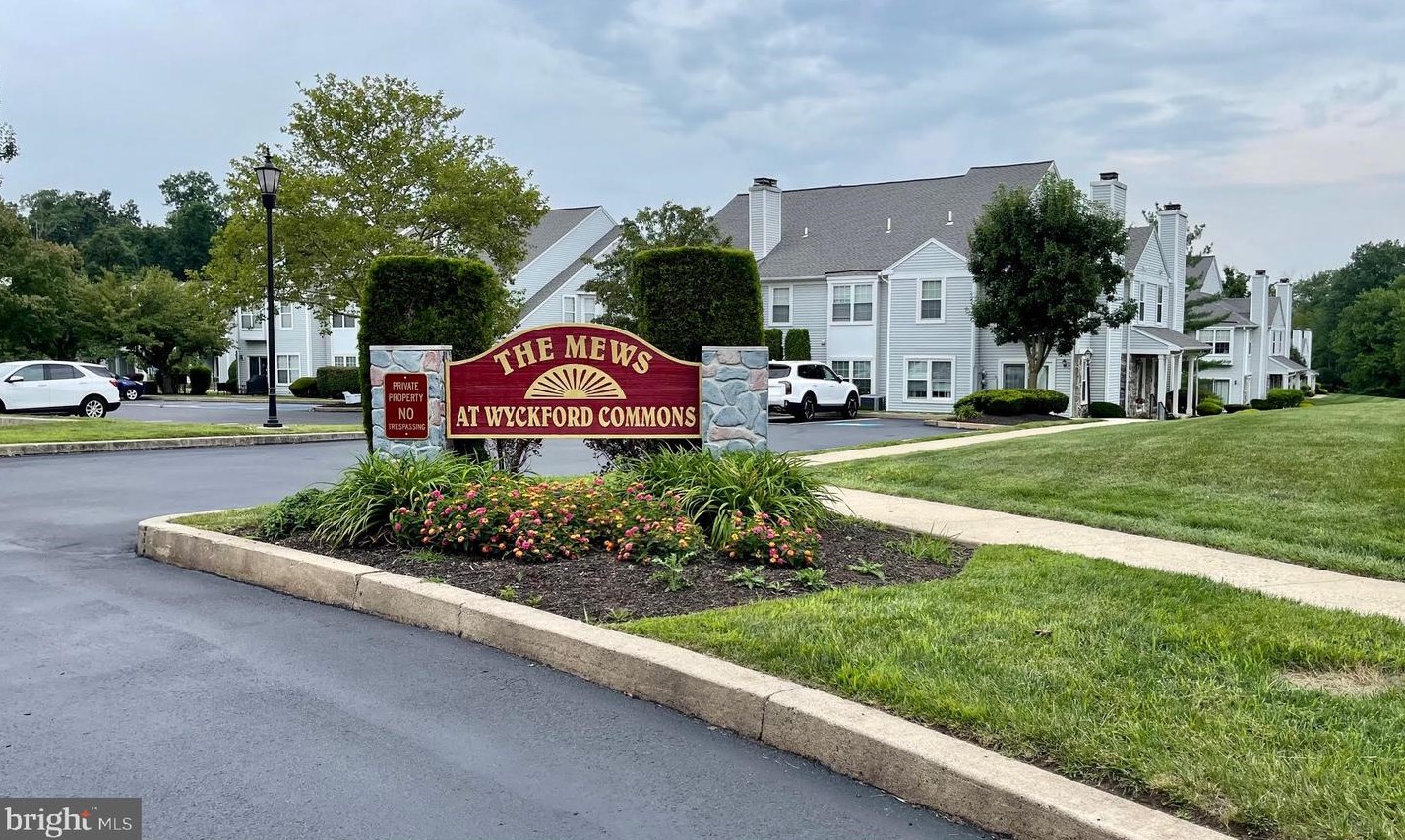 1104 Mews Dr, Sellersville PA  18960-2743 exterior