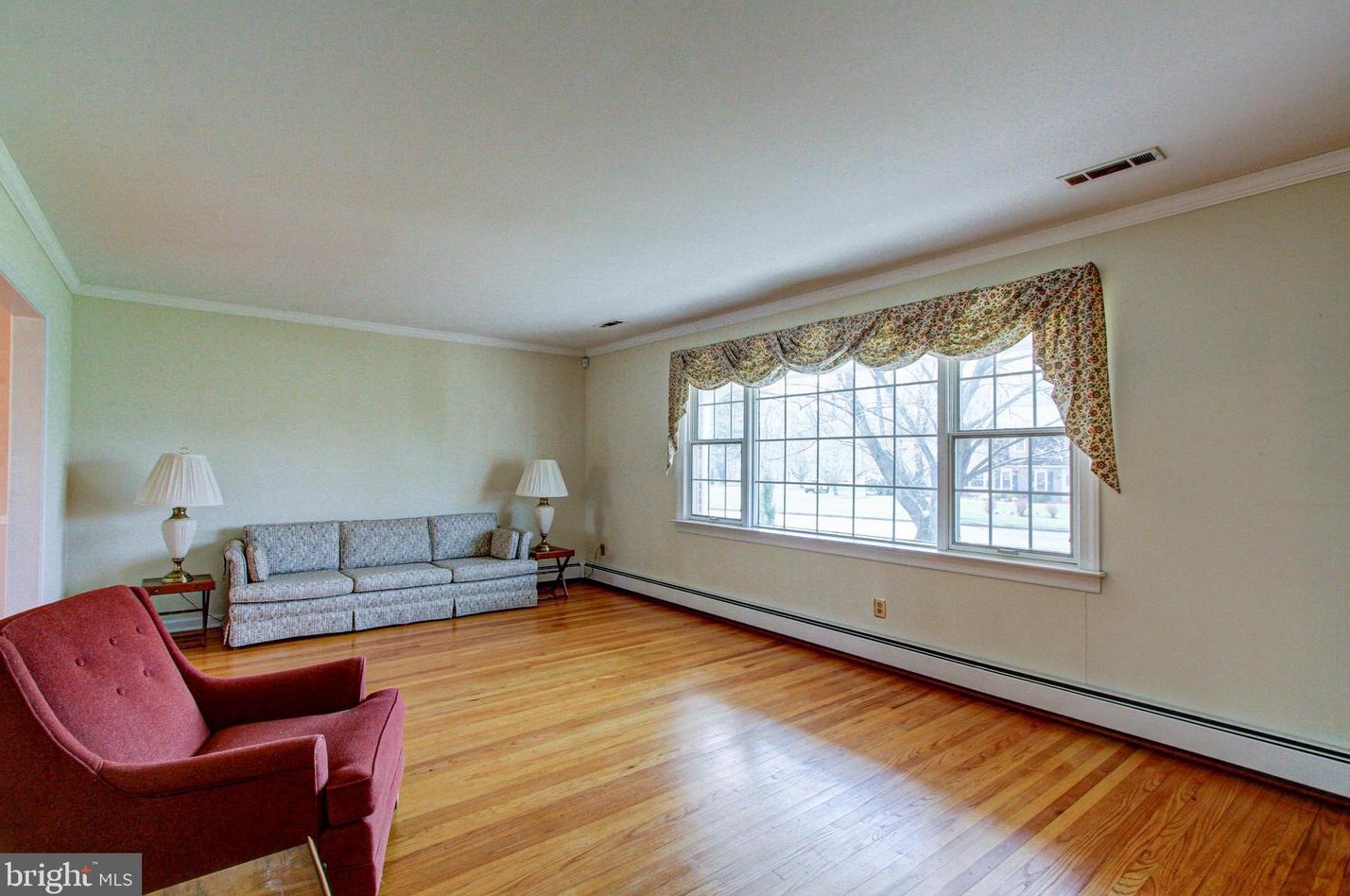 40 Pinevale Rd, Gardenville PA  18901-2120 exterior