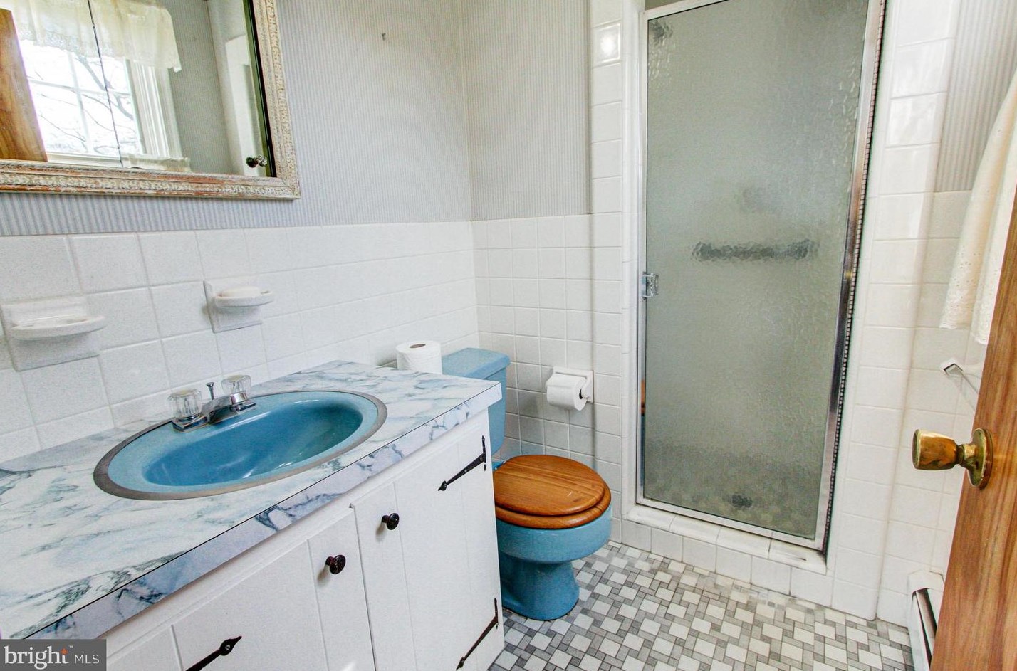 40 Pinevale Rd, Gardenville PA  18901-2120 exterior